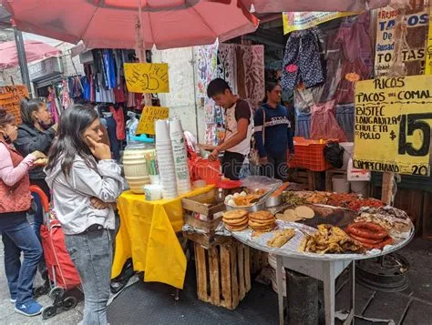 “Ambulantes” an Immersive Journey Through Mexico City’s Street Vendors and Their Forgotten Histories